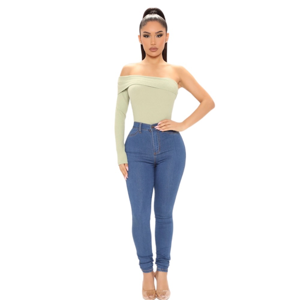 Fashion nova shoulder top